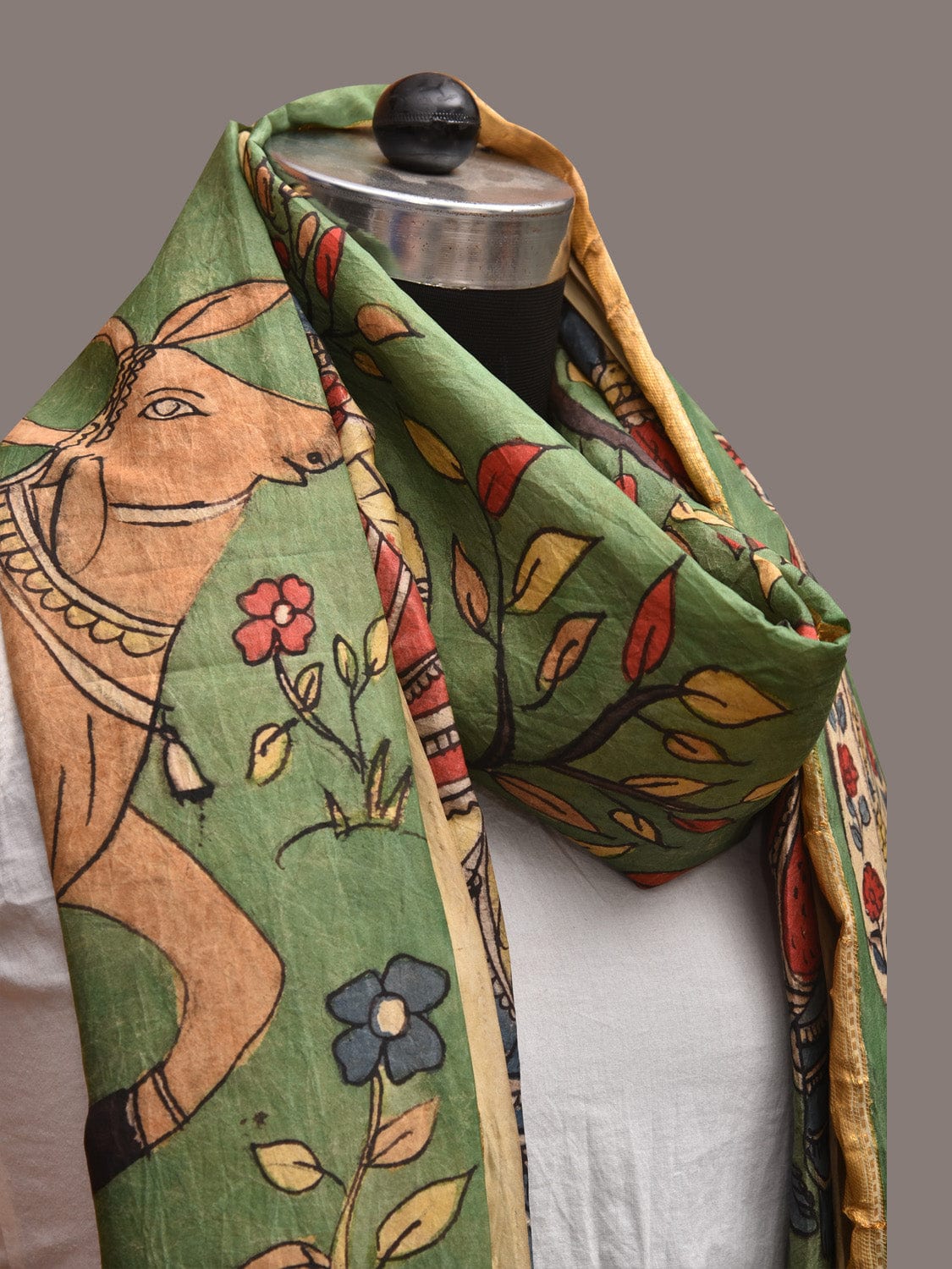 Green Kalamkari Hand Painted Kanchipuram Silk Handloom Dupatta with Krishna and Cows Design ds3573