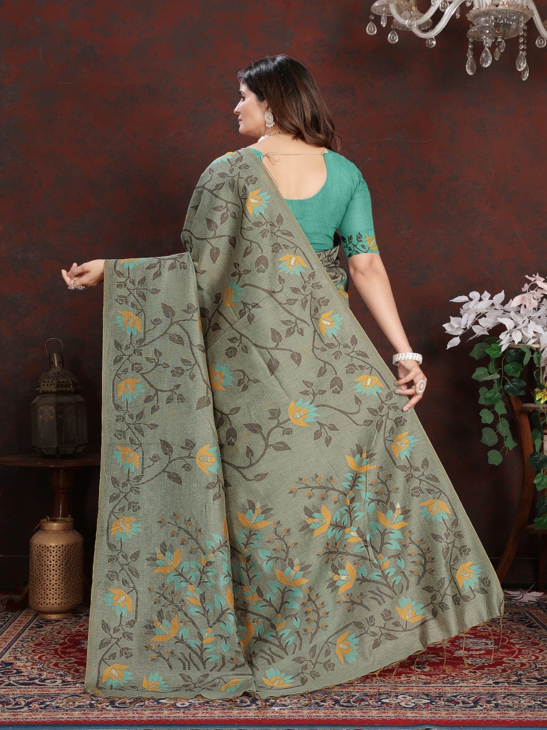 Grey Dhakai Jamdani Cotton Viscose Saree with Floral Border and Pallu Design dj0124