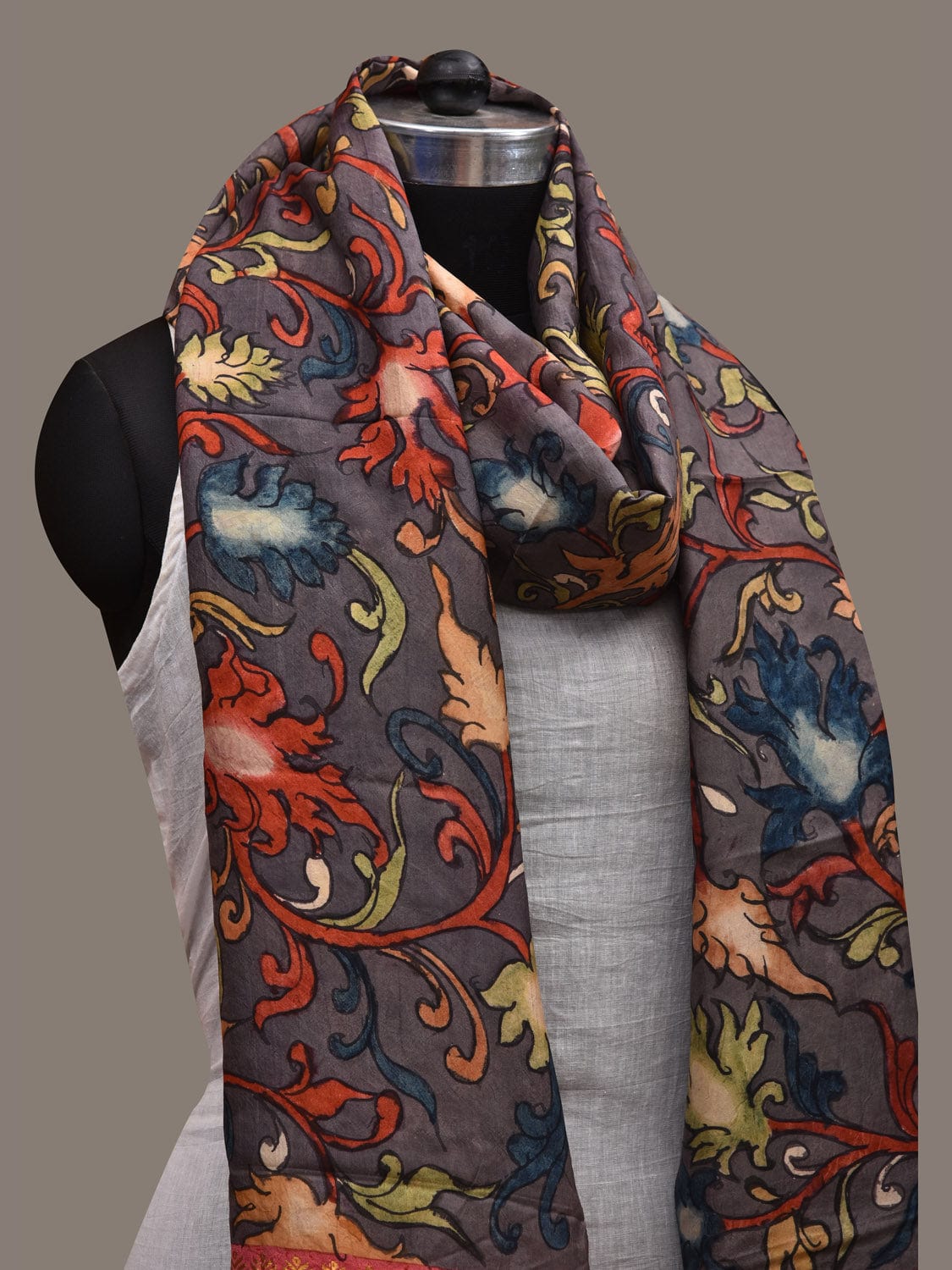 Grey Kalamkari Hand Painted Kanchipuram Silk Handloom Dupatta with Floral Design ds2834