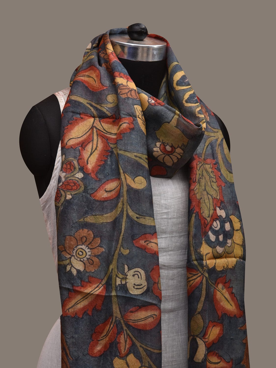 Grey Kalamkari Hand Painted Tussar Dupatta with Floral Design ds2924