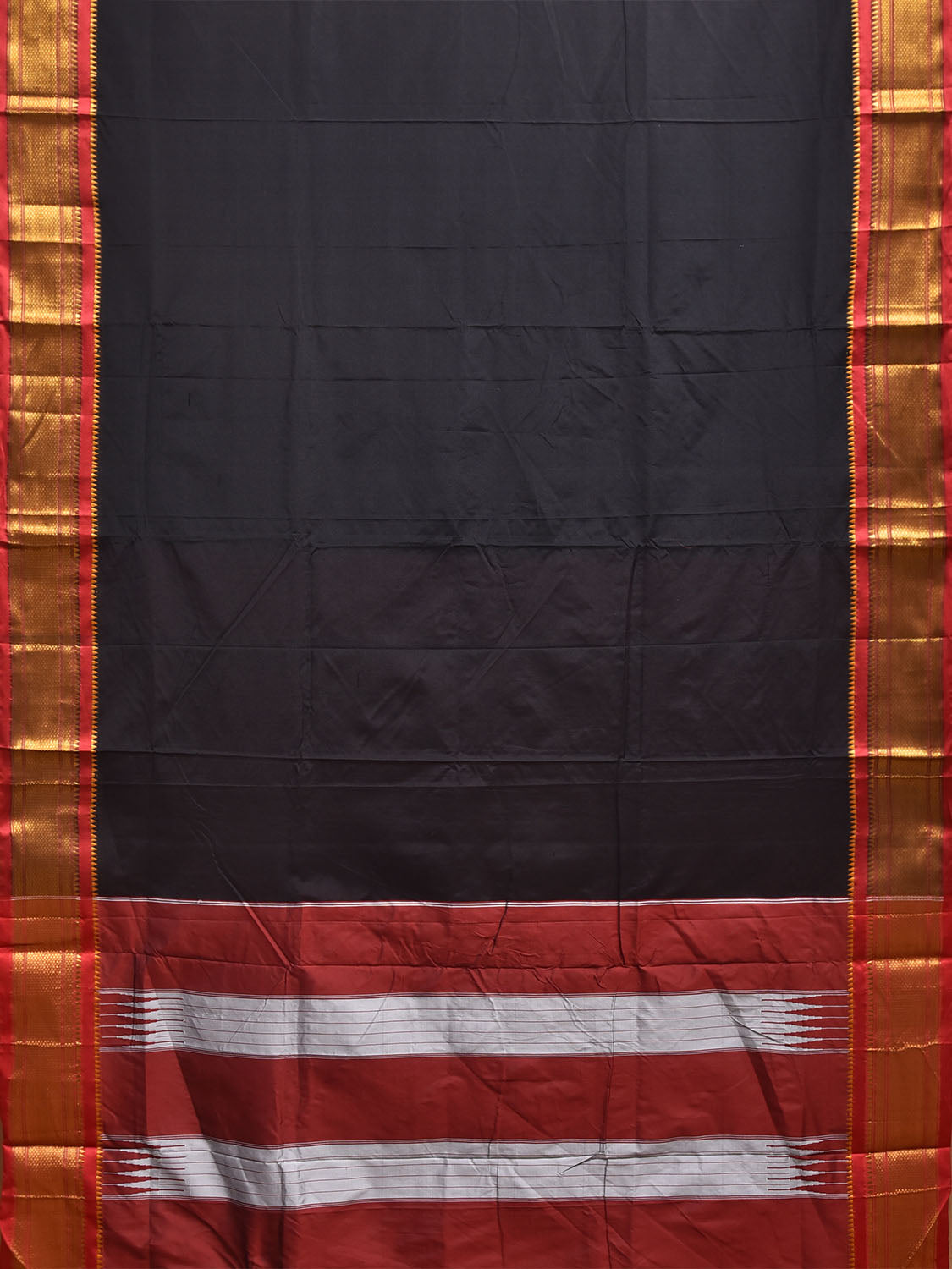 Black and Red ilkal Cotton Viscose Saree with Contrast Pallu Design No Blouse il0128
