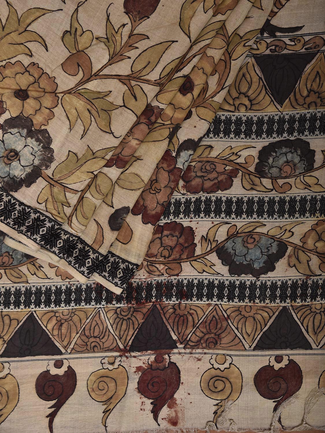 Cream Kalamkari Hand Painted Tussar Handloom Saree with Floral and Peacocks Pallu Design KL0838