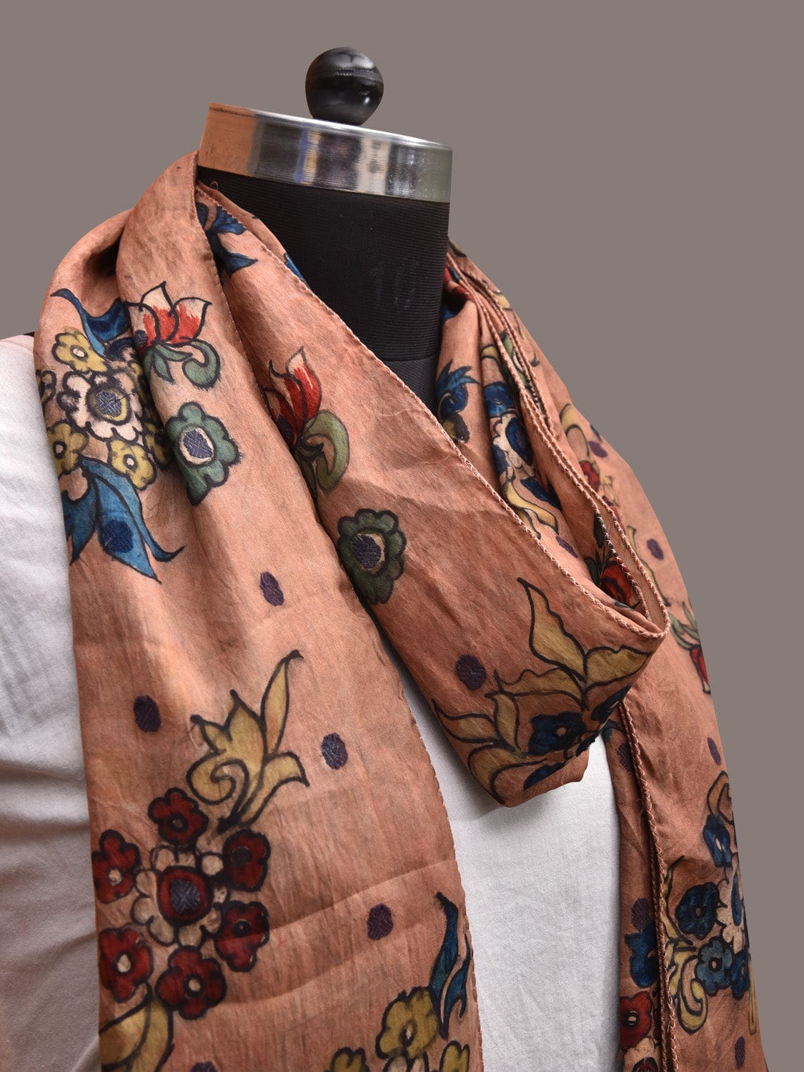 Light Peach Kalamkari Hand Painted Sico Stole with Floral Buta Design ds3636