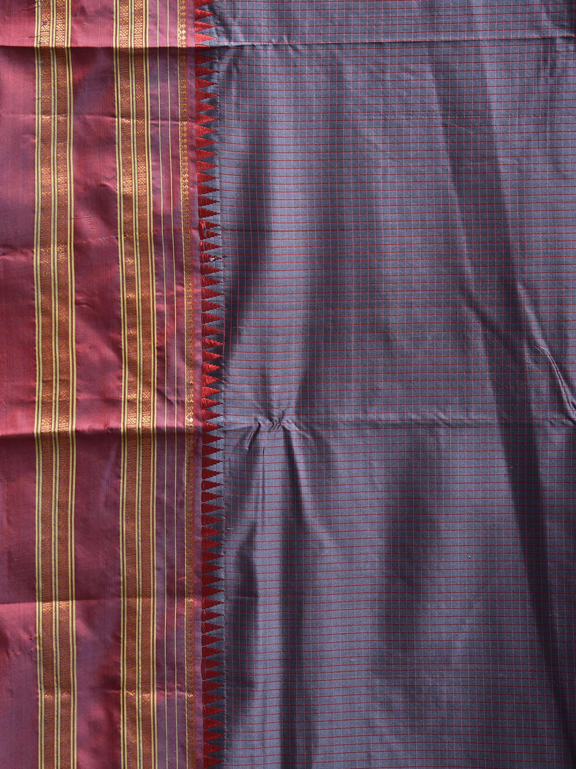 Grey and Red Narayanpet Silk Handloom Saree with Checks and Contrast Pallu Design No Blouse np1272