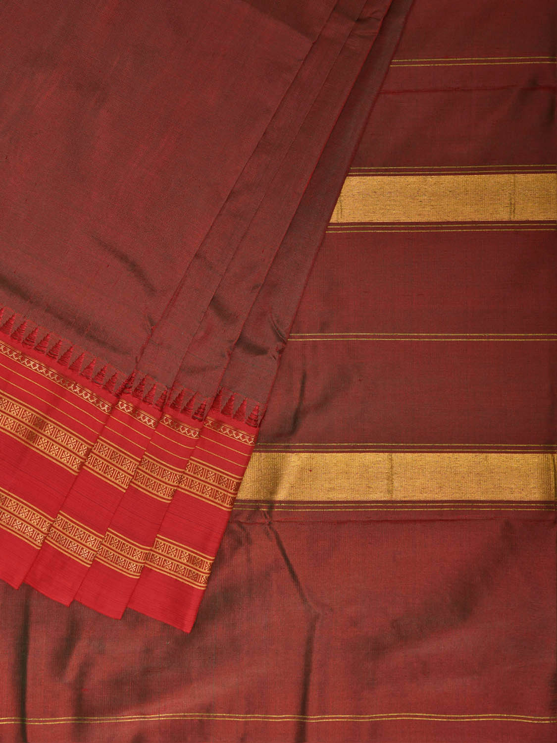 Brown and Red Narayanpet Silk Plain Saree with Contrast Pallu Design np1399