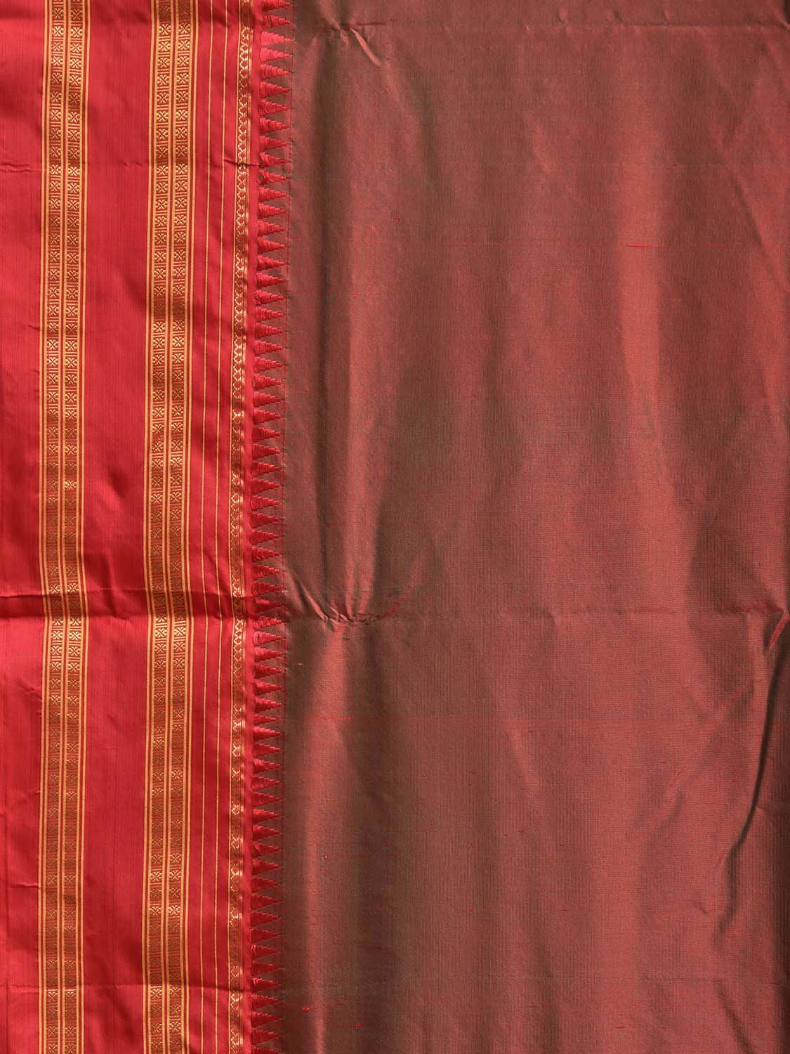 Brown and Red Narayanpet Silk Plain Saree with Contrast Pallu Design np1399