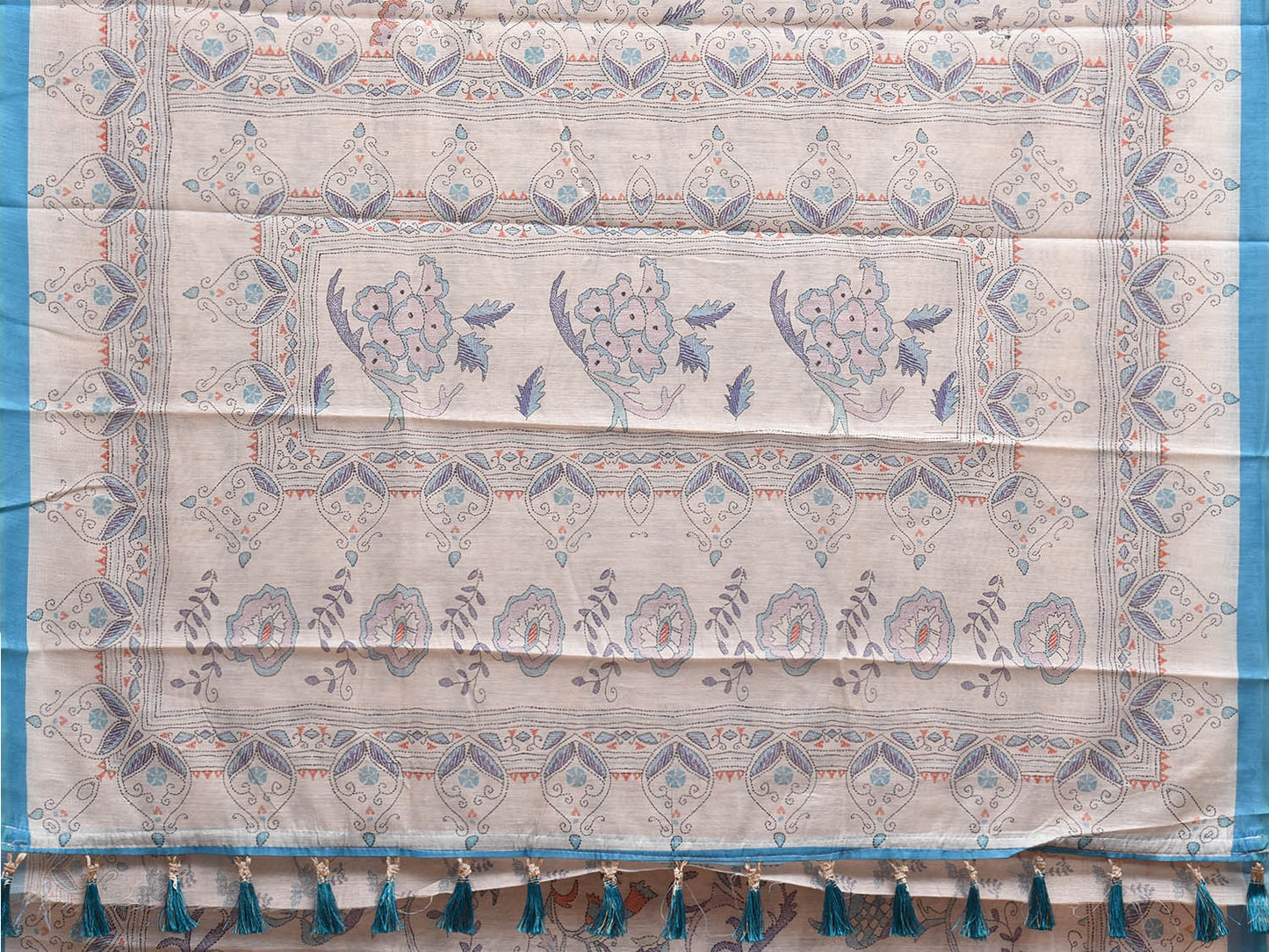 White and Blue coloured Cotton Blend Saree with Kantha Digital Print Design o0636