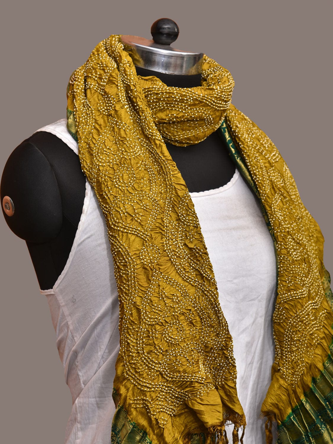 Olive and Green Bandhani Kanchipuram Silk Handloom Dupatta with Border Design ds3183