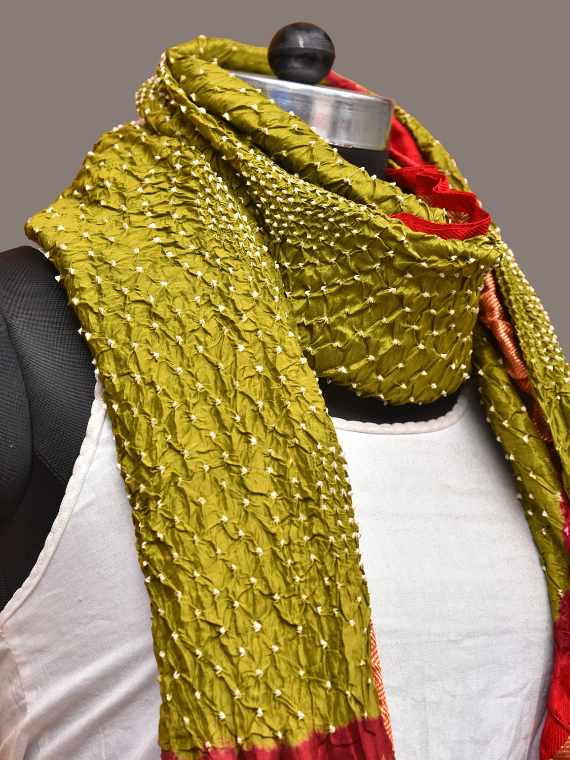 Olive and Red Bandhani Kanchipuram Silk Handloom Dupatta with Border Design ds3288