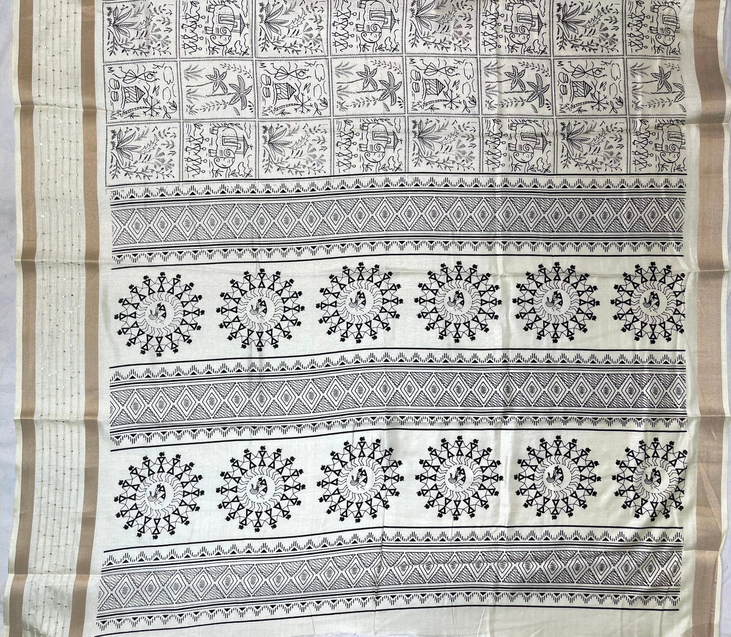 Beige Monochrome Printed Saree with Zari Lines Border and Animal Design pr0014ai