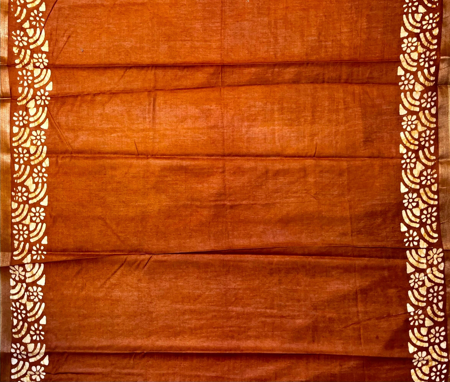 Dark Orange Batik Printed Zari Border with Body and Pallu Design pr0123ds