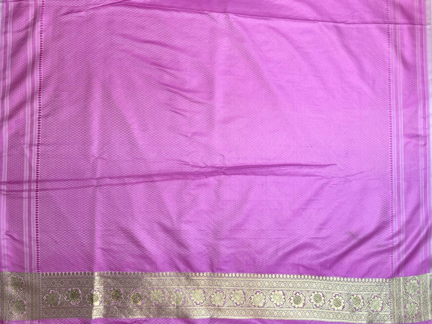 Purple Banaras Katan Silk with Zari Lines with Intricate Border and Pallu Design b0375ds