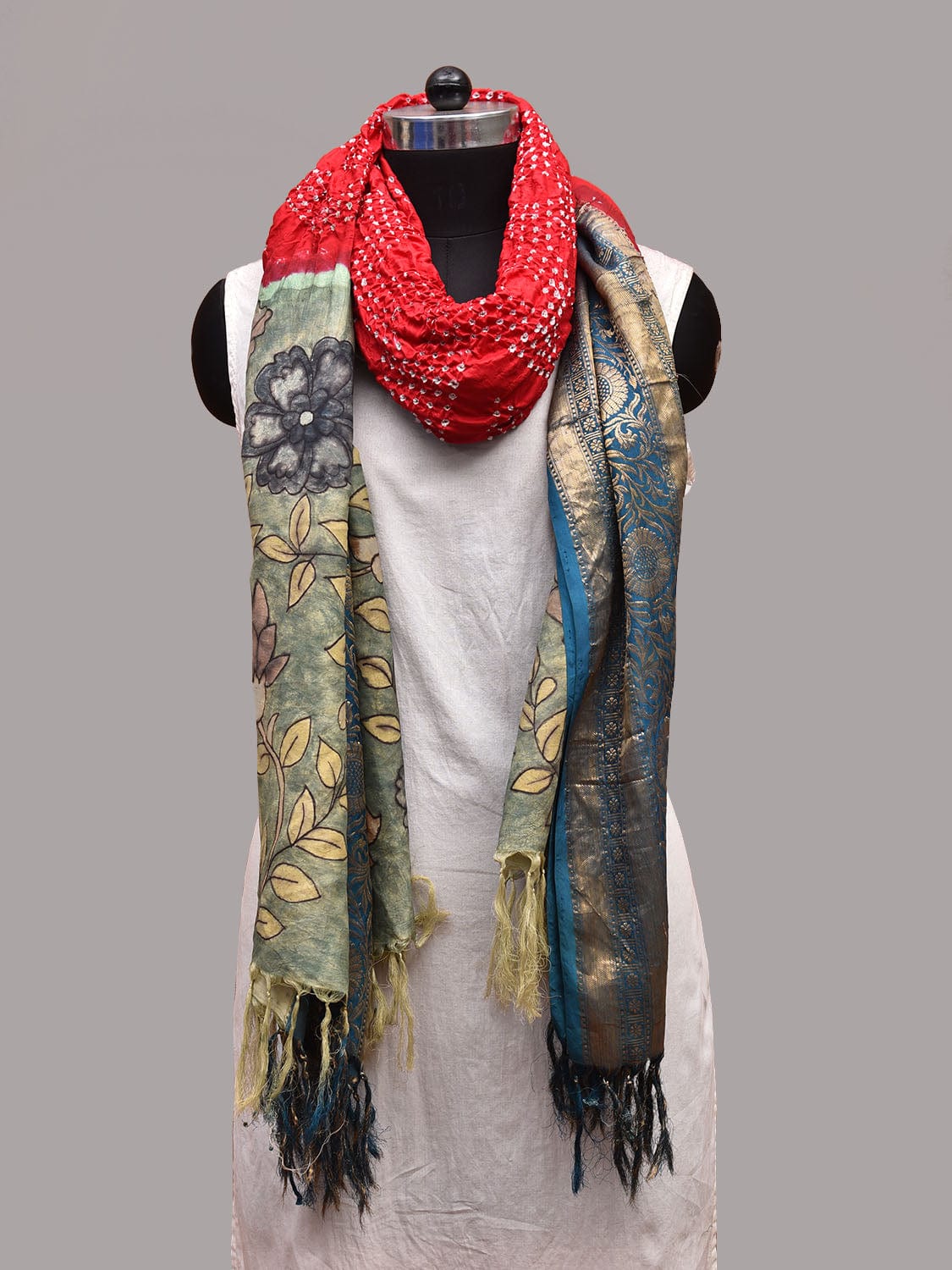 Red and Sea Green Bandhani Kalamkari Hand Painted Kanchipuram Silk Handloom Dupatta with Floral Design ds3667
