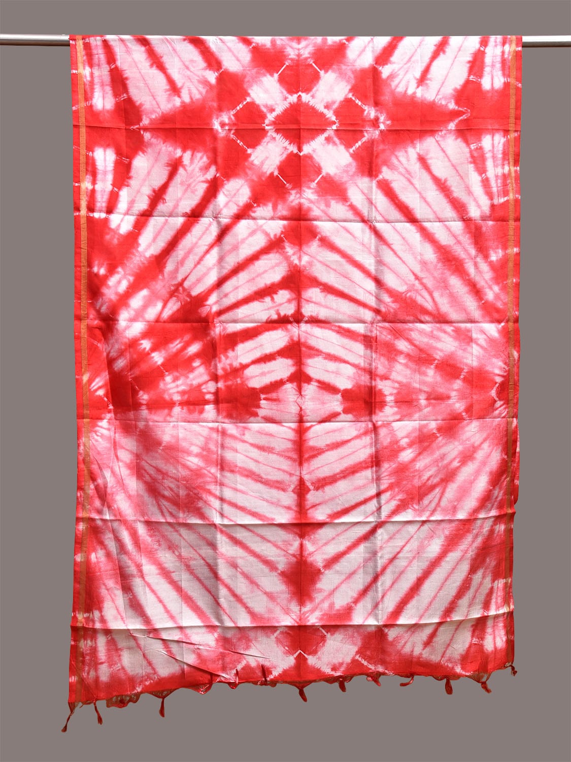 Red and White Clamp Dyeing Cotton Silk Dupatta with Circular Design ds3665