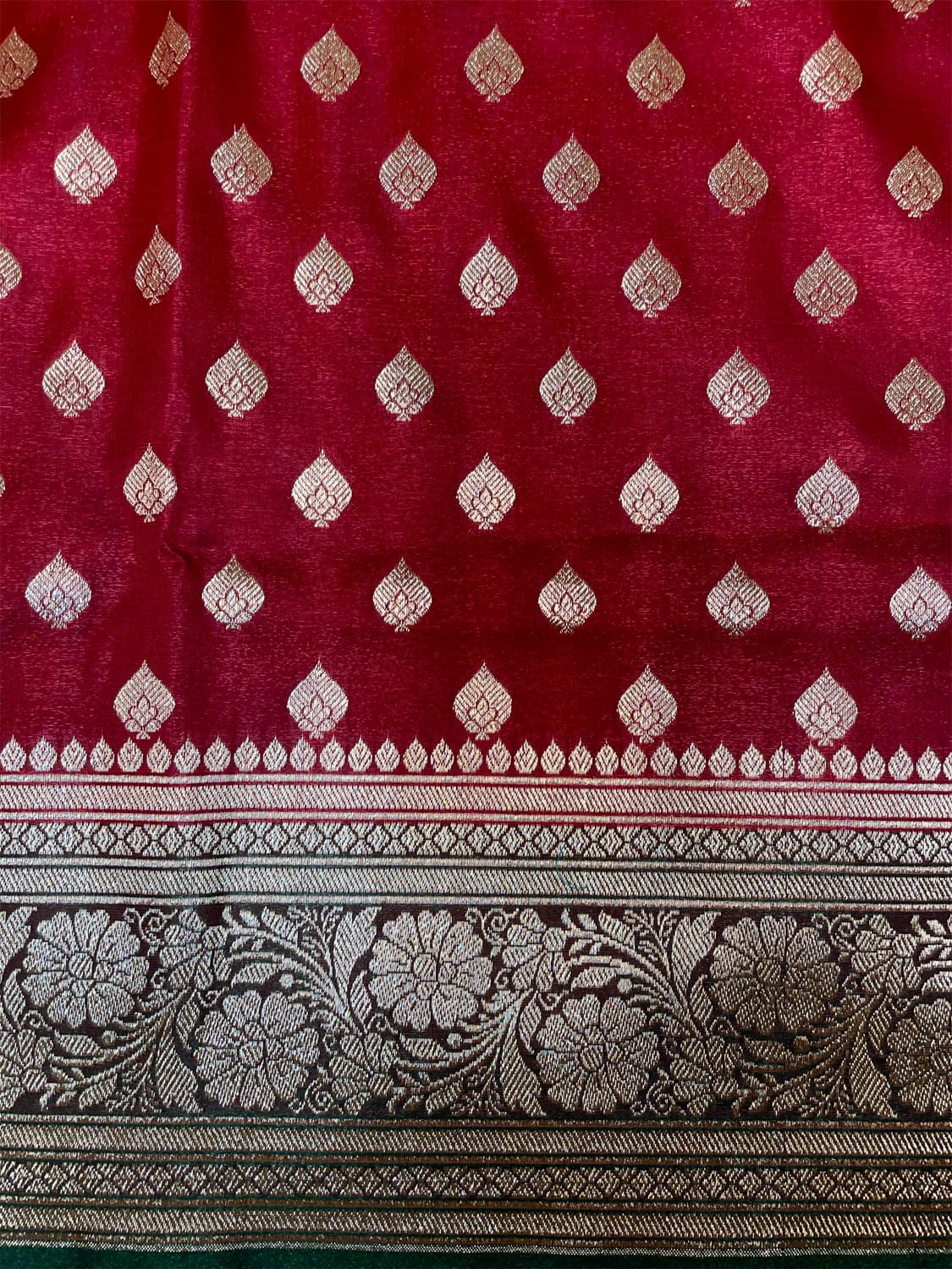Red Banaras Katan Silk Saree with Body Butti and Border Design b0361s