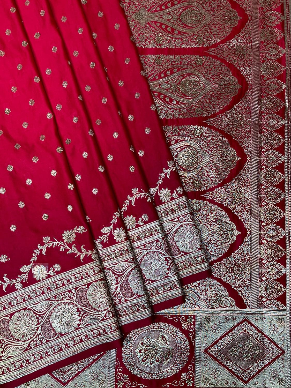 Red Banaras Katan Silk Saree with Body Butti and Border Design b0369ds