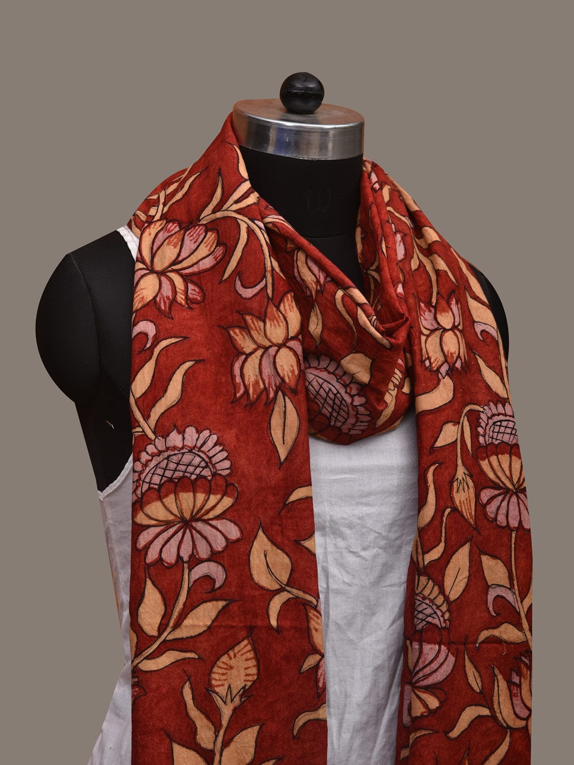 Red Kalamkari Hand Painted Cotton Handloom Dupatta with Lotus Flowers and Doby Border Design ds3115