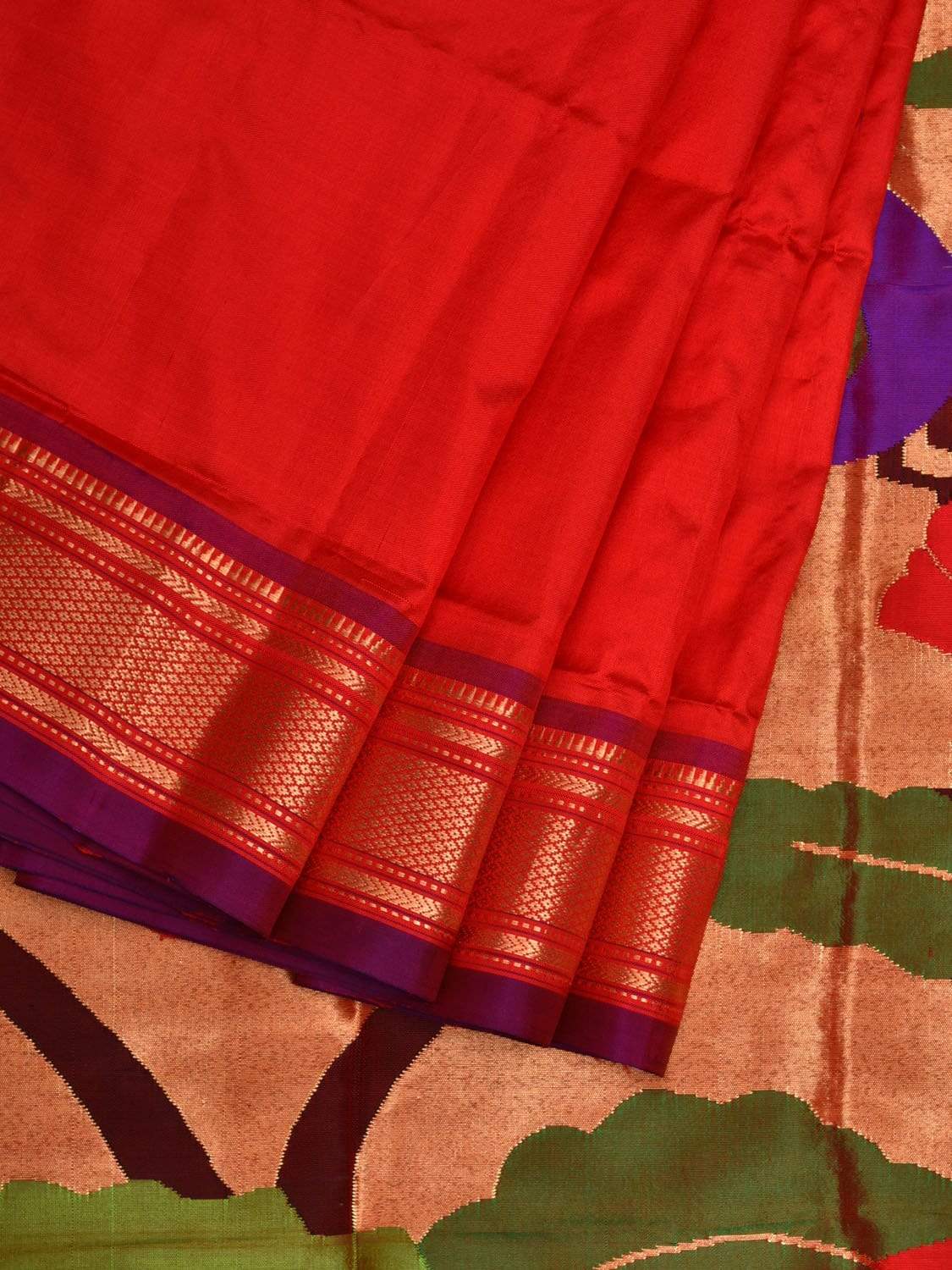 Red Paithani Silk Handloom Saree with Peacocks Pallu Design p0400