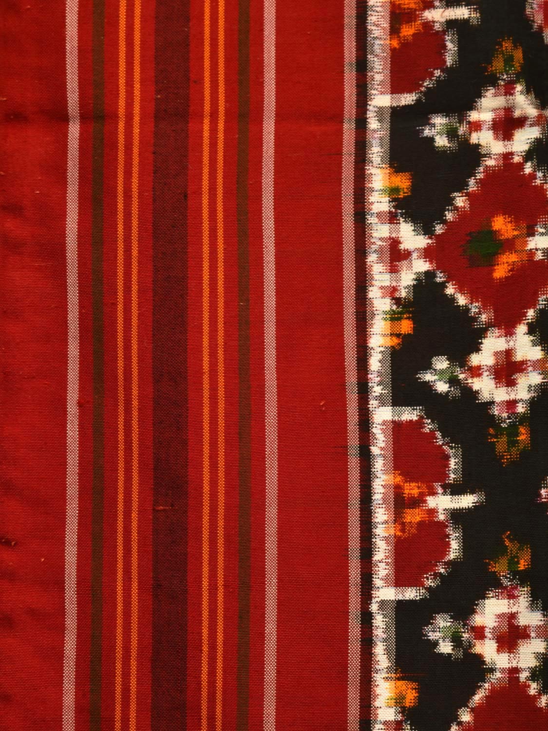 Red Pochampally Double Ikat Silk Handloom Saree with Hearts Design i0585