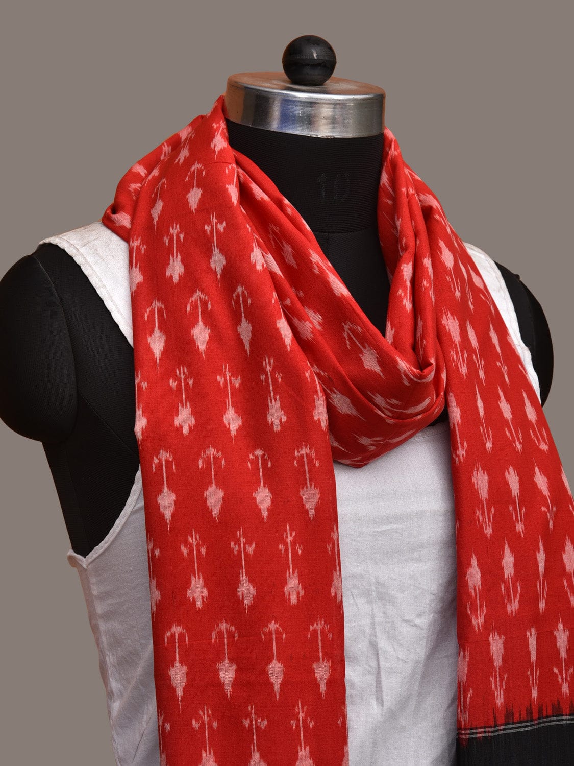 Red Pochampally Ikat Cotton Handloom Dupatta with Arrows Buta ds1539
