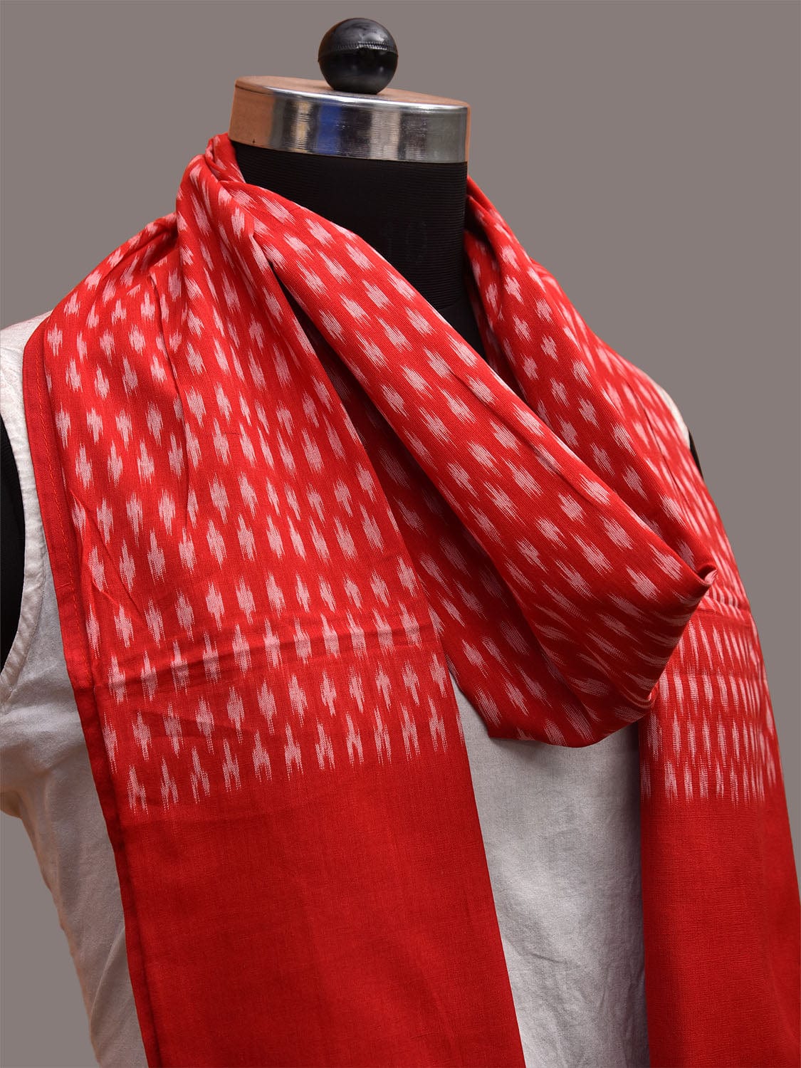 Red Pochampally Ikat Cotton Handloom Stole with Small Buta Design ds3643