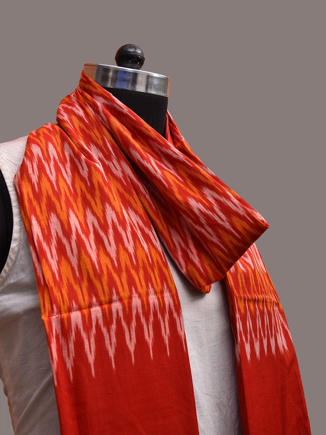 Red Pochampally Ikat Cotton Handloom Stole with Zig-Zag Design ds3650