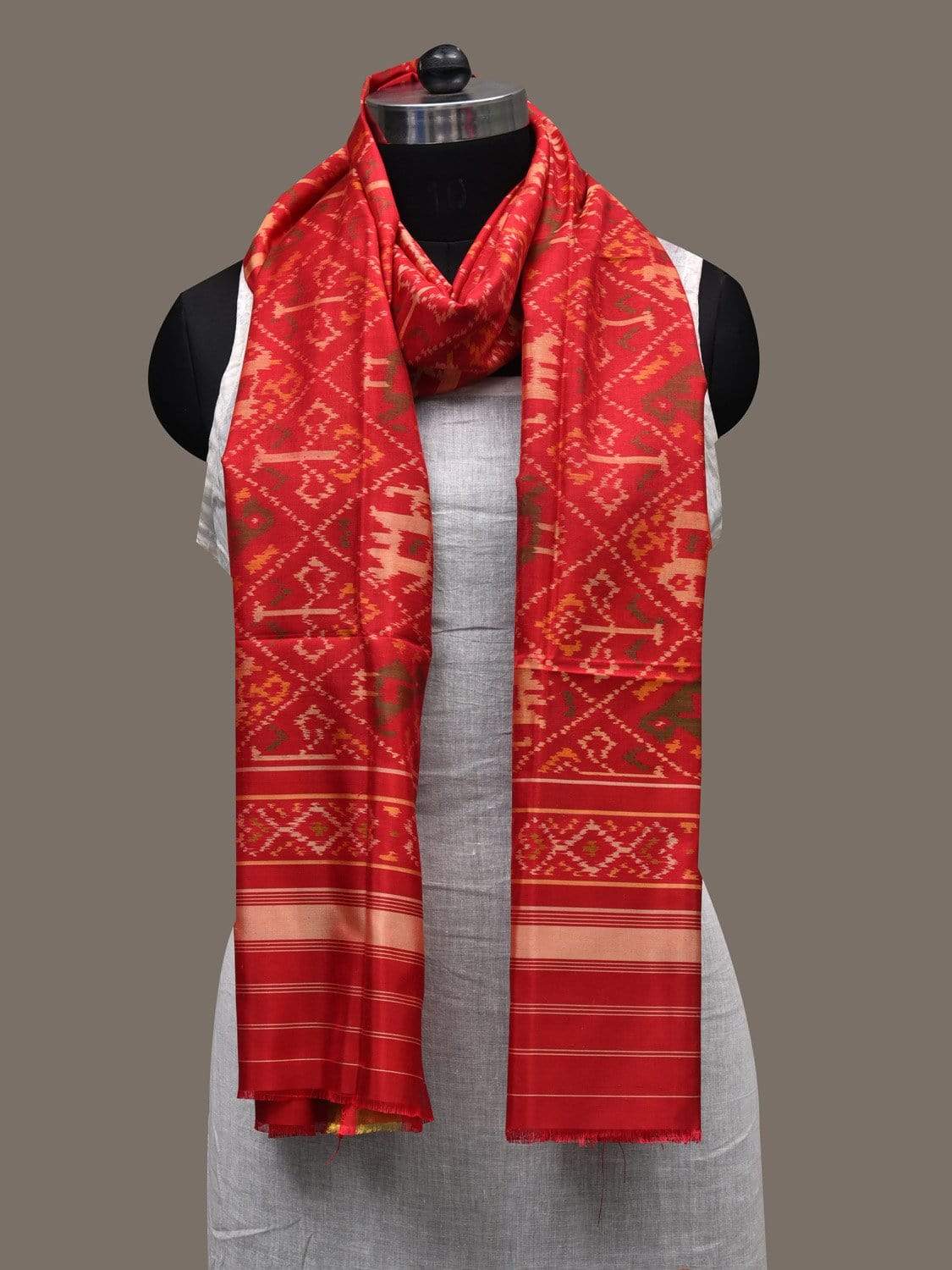 Red Pochampally Ikat Silk Handloom Dupatta with Grill Design ds2463