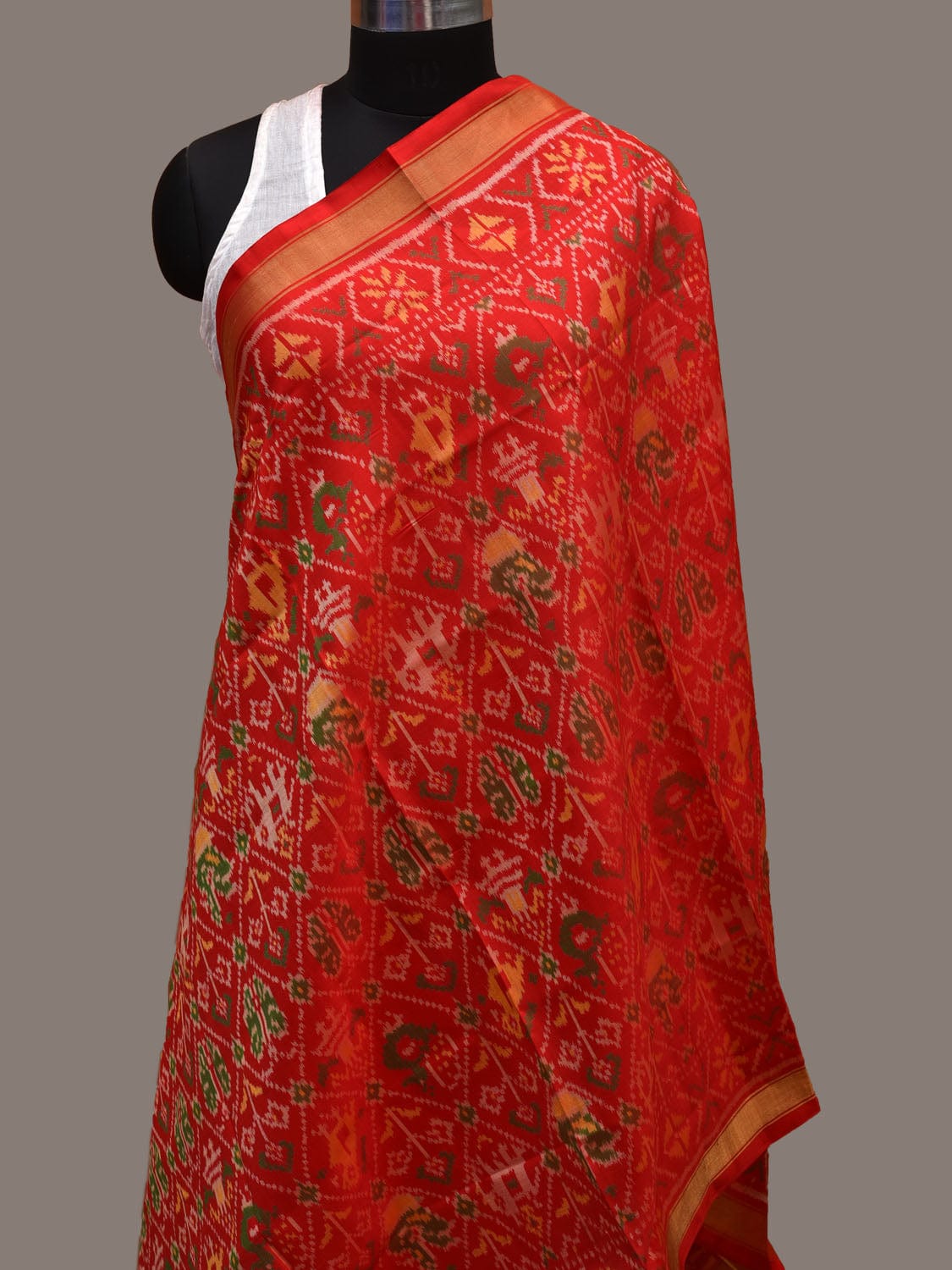 Red Pochampally Ikat Silk Handloom Dupatta with Parrot and Elephant Design ds2663