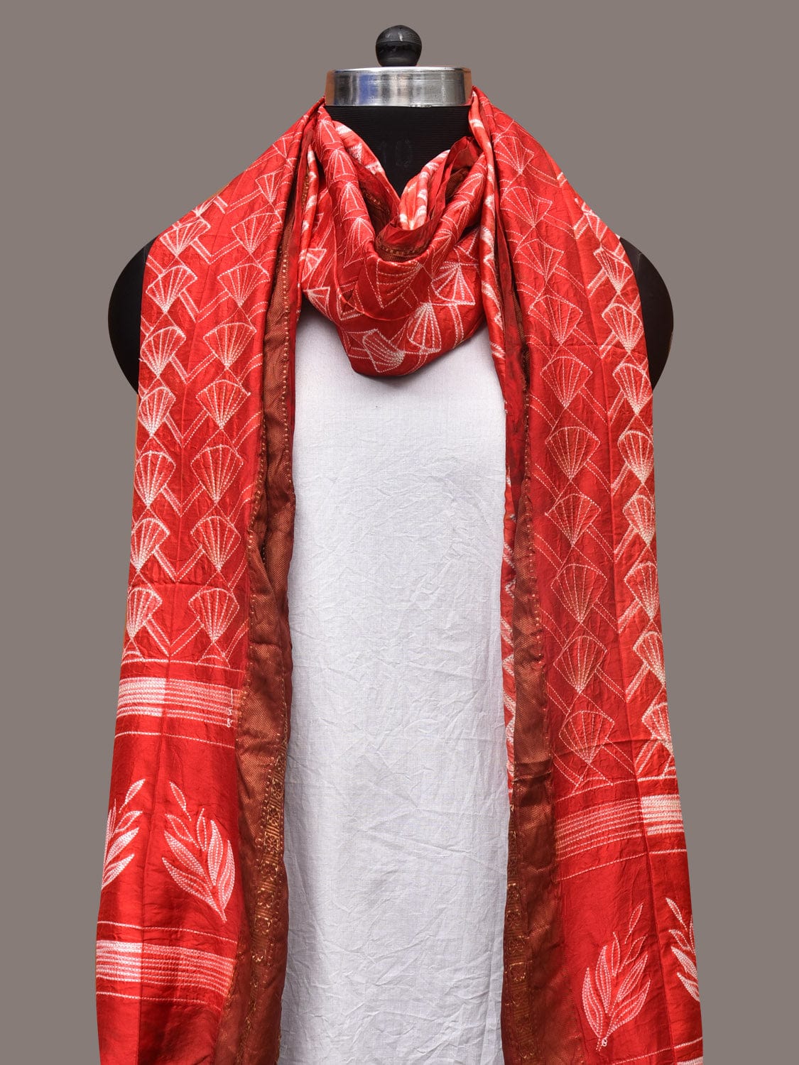 Red Shibori Kanchipuram Silk Handloom Dupatta with Border Design ds3388