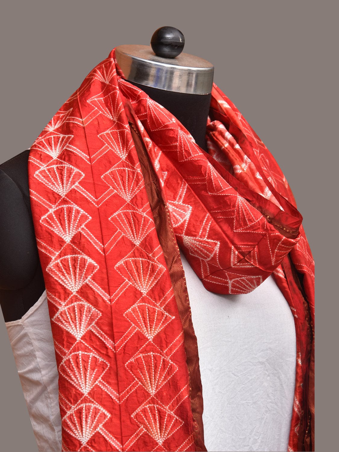 Red Shibori Kanchipuram Silk Handloom Dupatta with Border Design ds3388