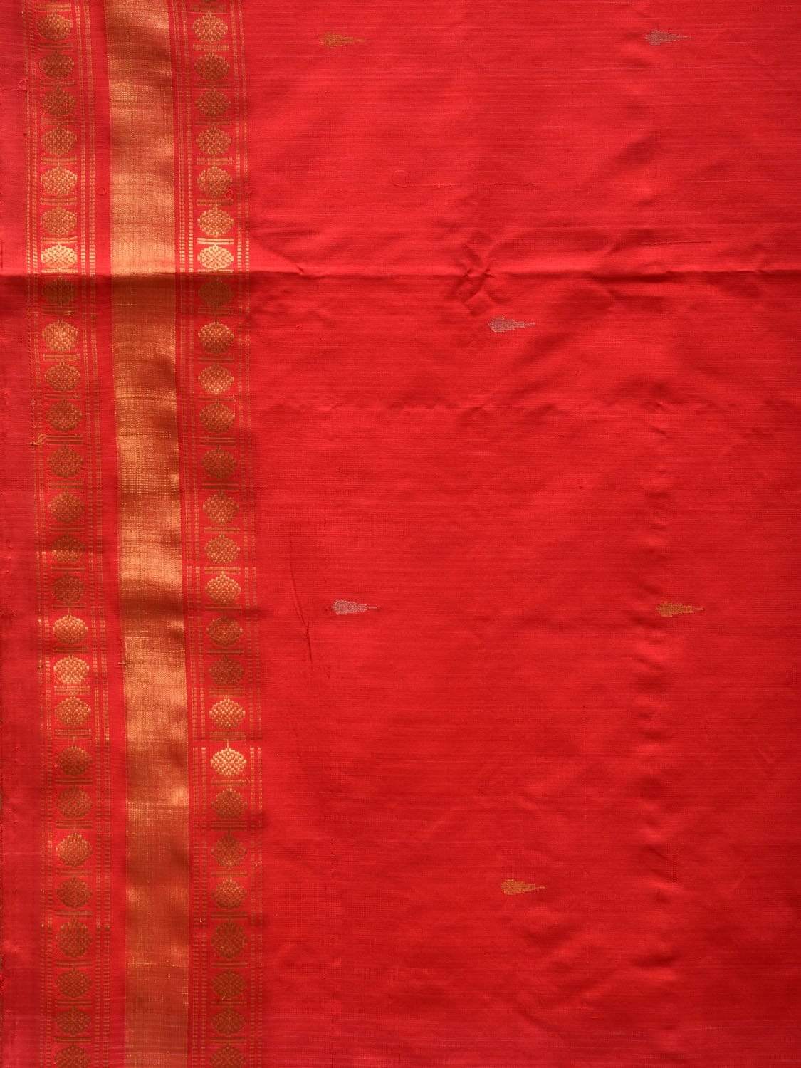 Red Uppada Silk Handloom Saree with Karpur Pallu Design u1825
