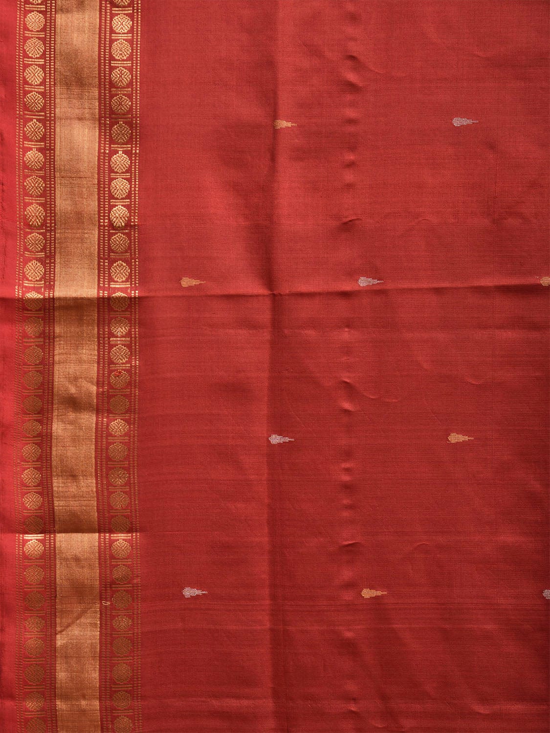 Red Uppada Silk Handloom Saree with Karpur Pallu Design u2295