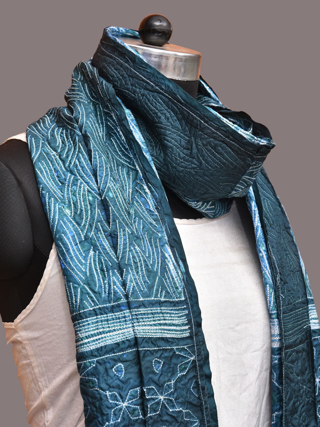 Teal Shibori Silk Handloom Stole with Grill Design ds3230