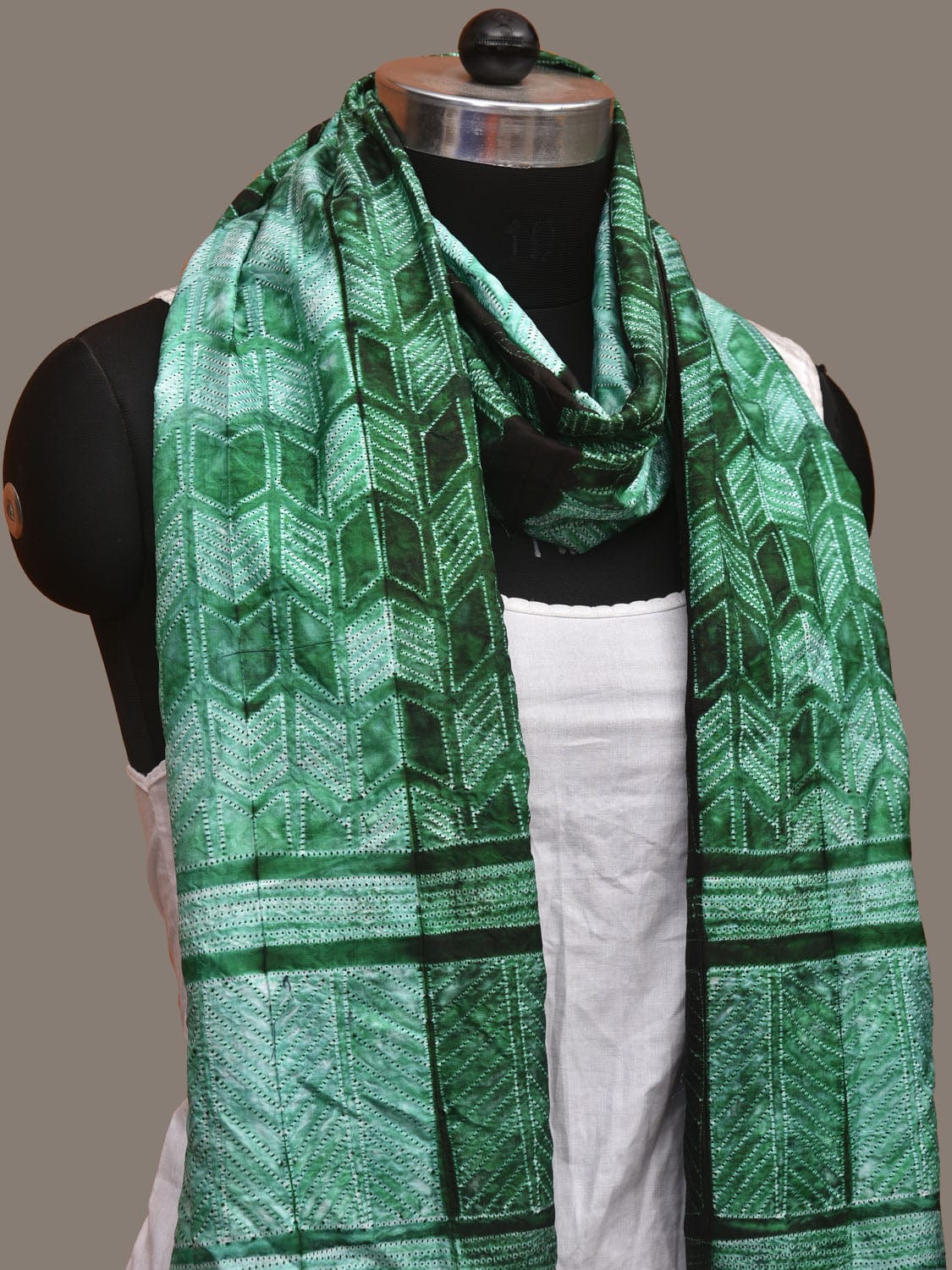 Turquoise Shibori Silk Handloom Stole with Arrow Design ds3099