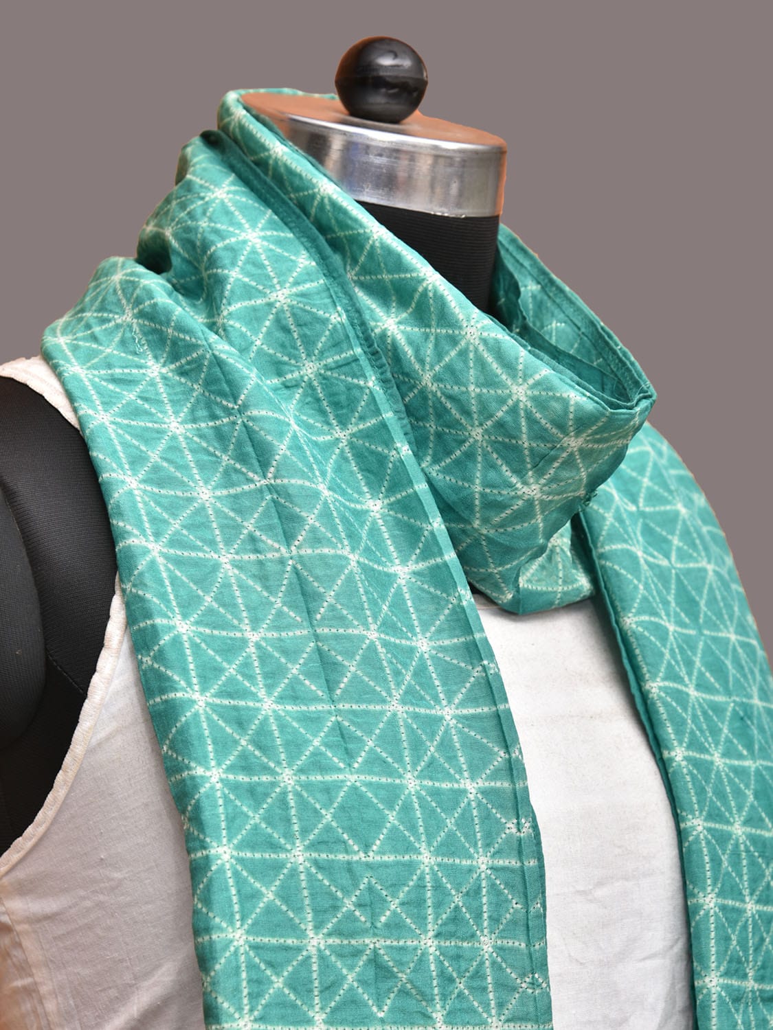 Turquoise Shibori Silk Handloom Stole with Grill Design ds3233