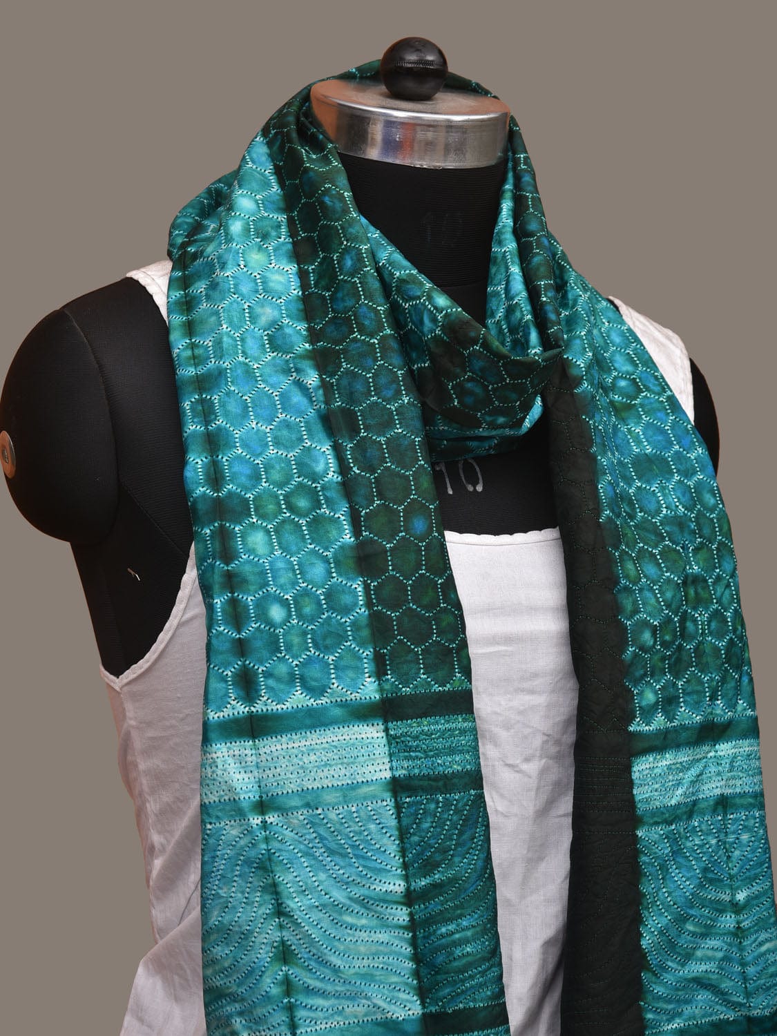 Turquoise Shibori Silk Handloom Stole with Honey Comb Design ds3104