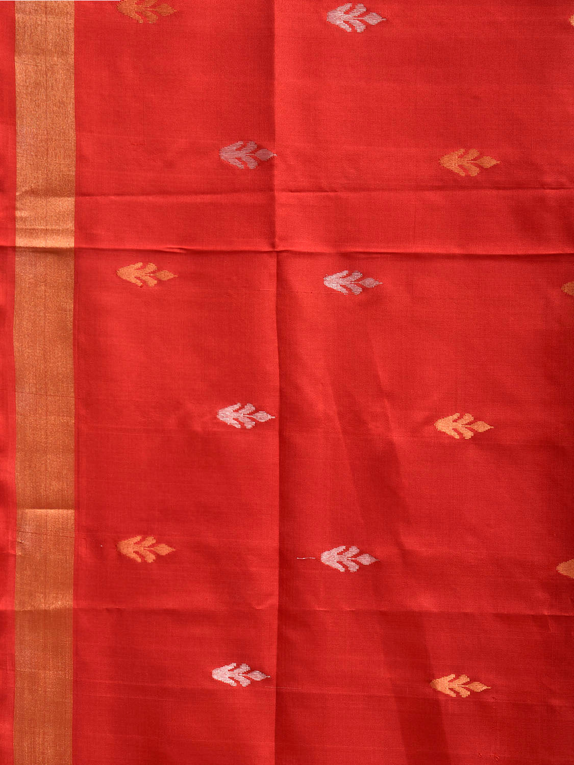 Red Uppada Silk Handloom Saree with Floral Pallu Design u2426