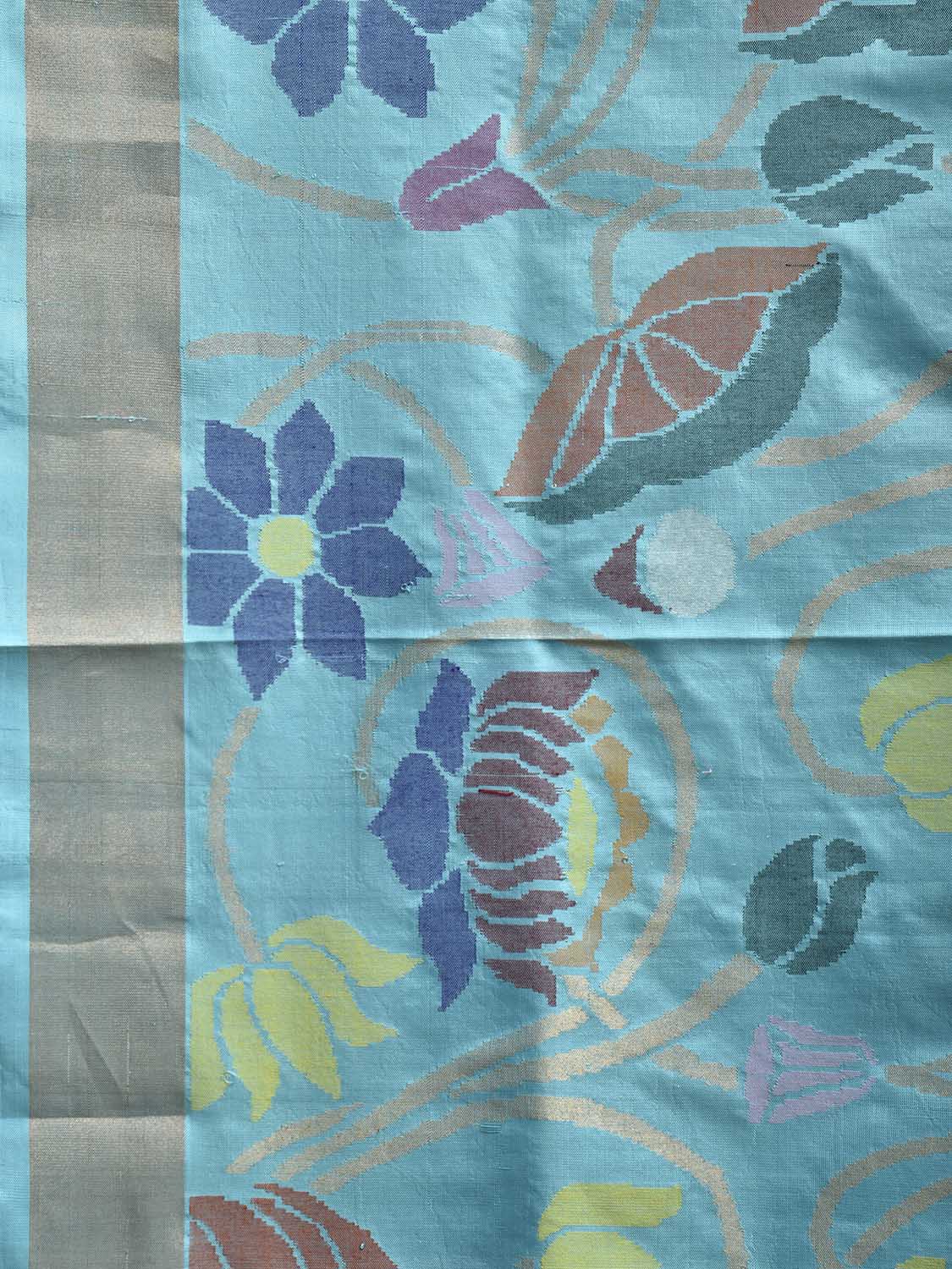 Light Blue Uppada Silk Handloom Saree with All Over Floral Design u2450
