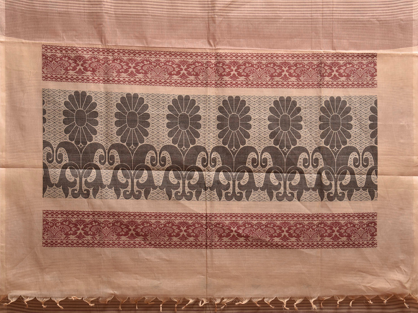 Light Fawn Venkatagiri Cotton Saree with Small Buta and Floral Pallu Design v0252