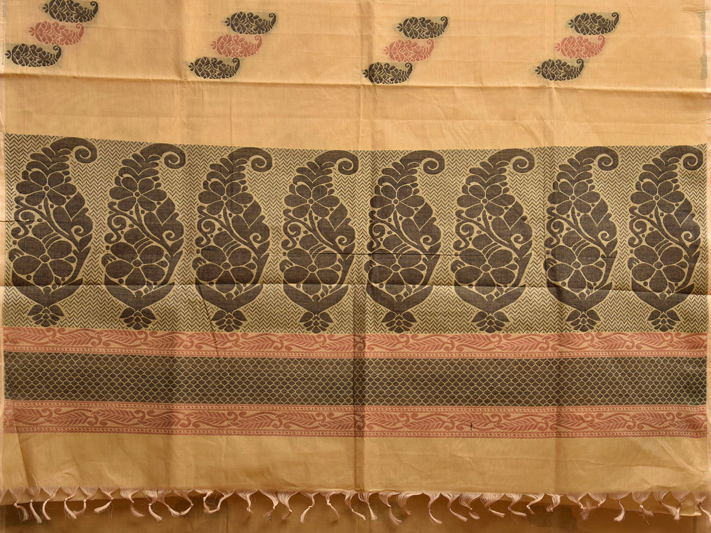 Cream Venkatagiri Cotton Saree with Mango Buta and Pallu Design v0268