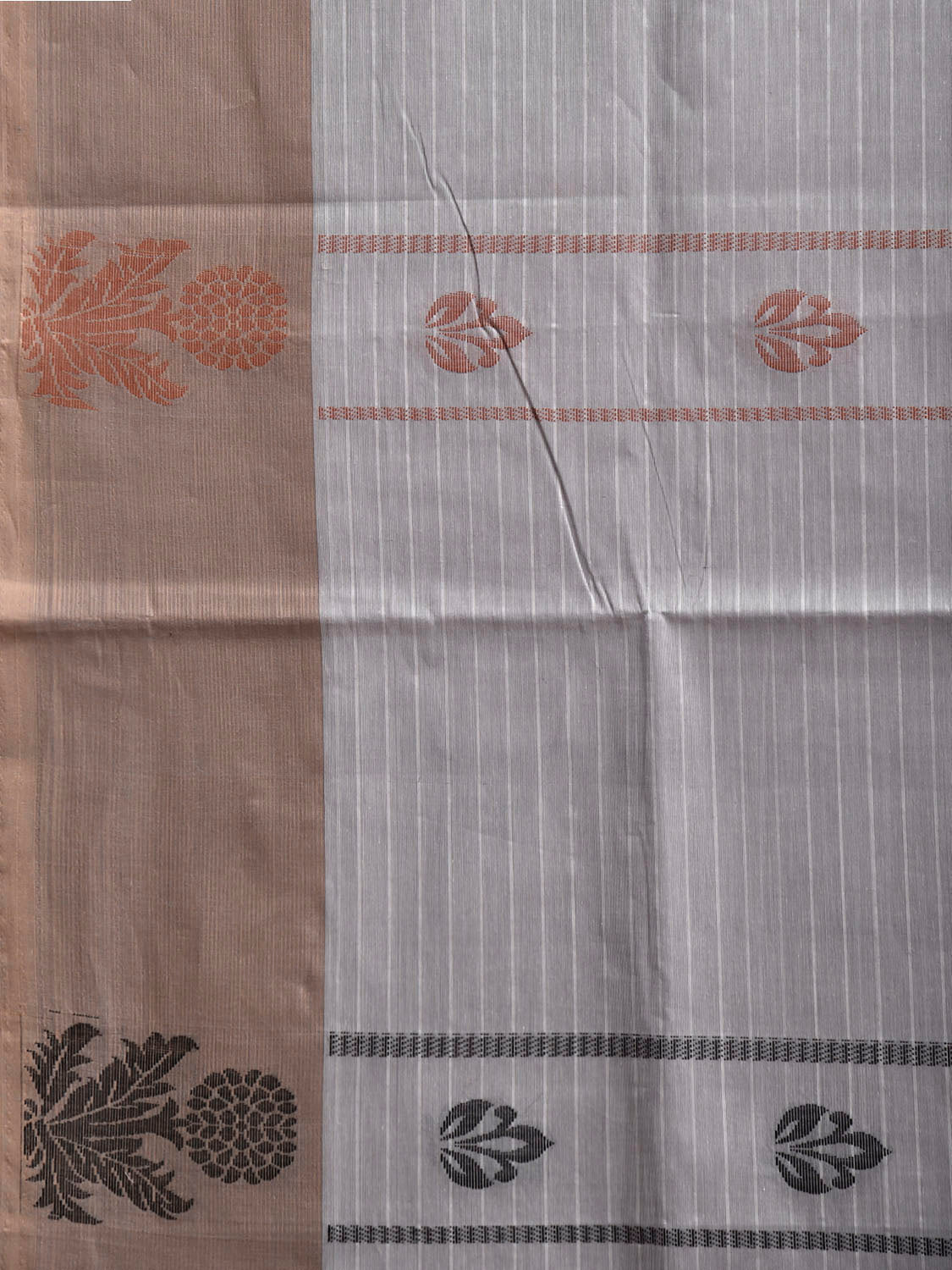 Grey Venkatagiri Cotton Saree with Floral Buta and Pallu Design v0293