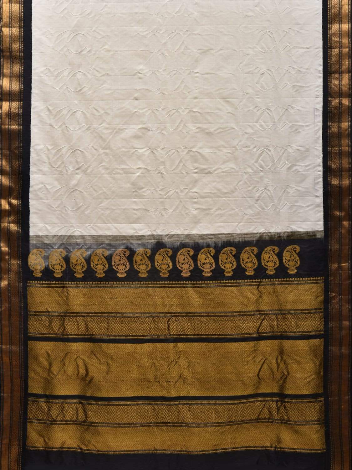 White and Black Gadwal Silk Handloom Saree with Mango Pallu Design g0272