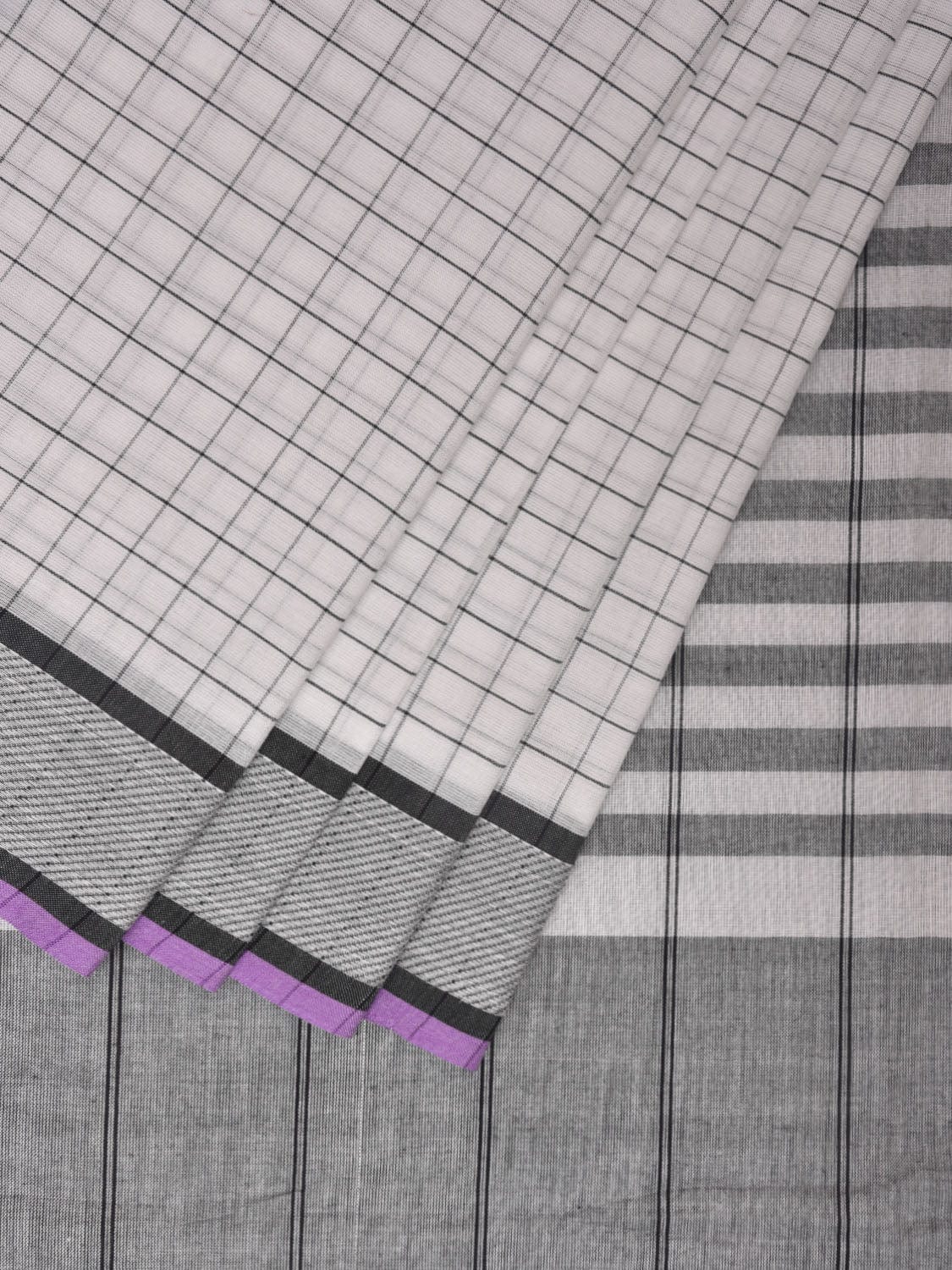 White and Black Kanchipuram Cotton Handloom Saree with Checks Design k0578