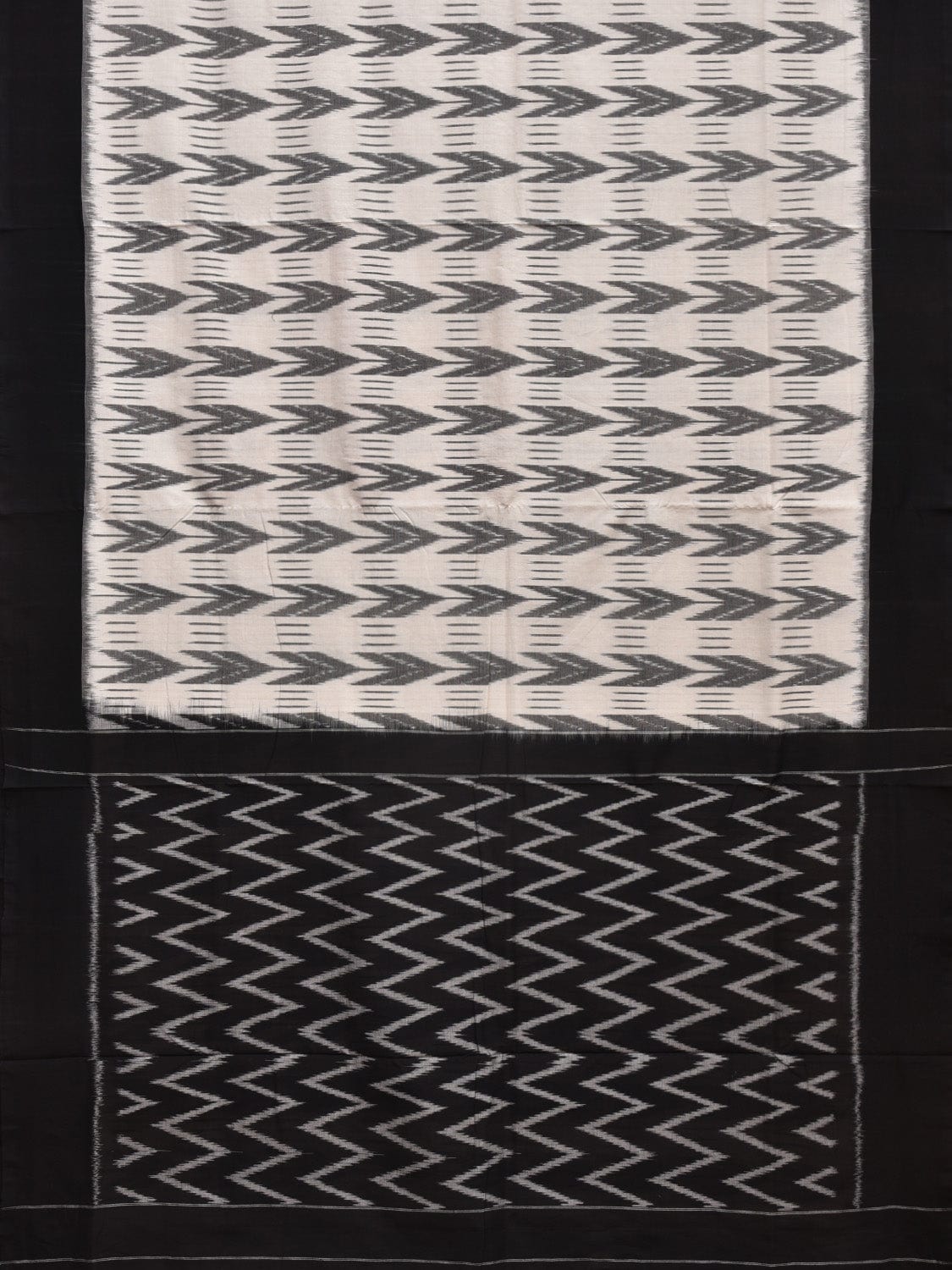 White and Black Pochampally Ikat Cotton Handloom Saree with Arrow Head Design No Blouse i0842