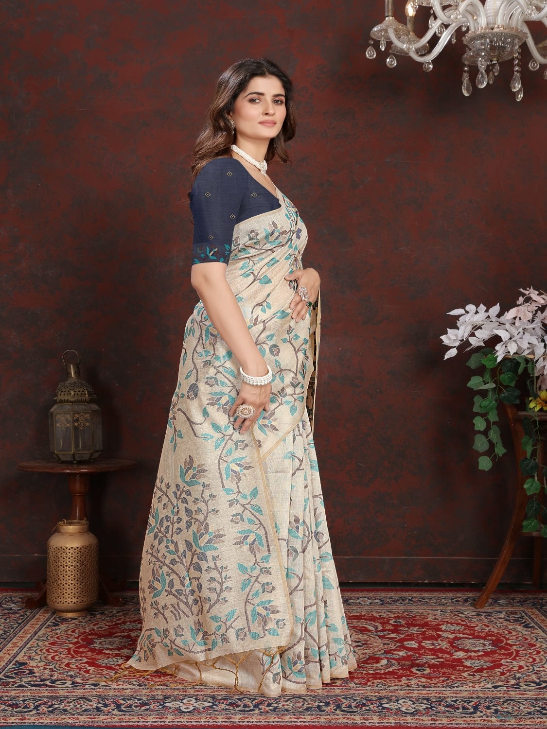White and Blue Dhakai Jamdani Cotton Viscose Saree with Floral Border and Pallu Design dj0125