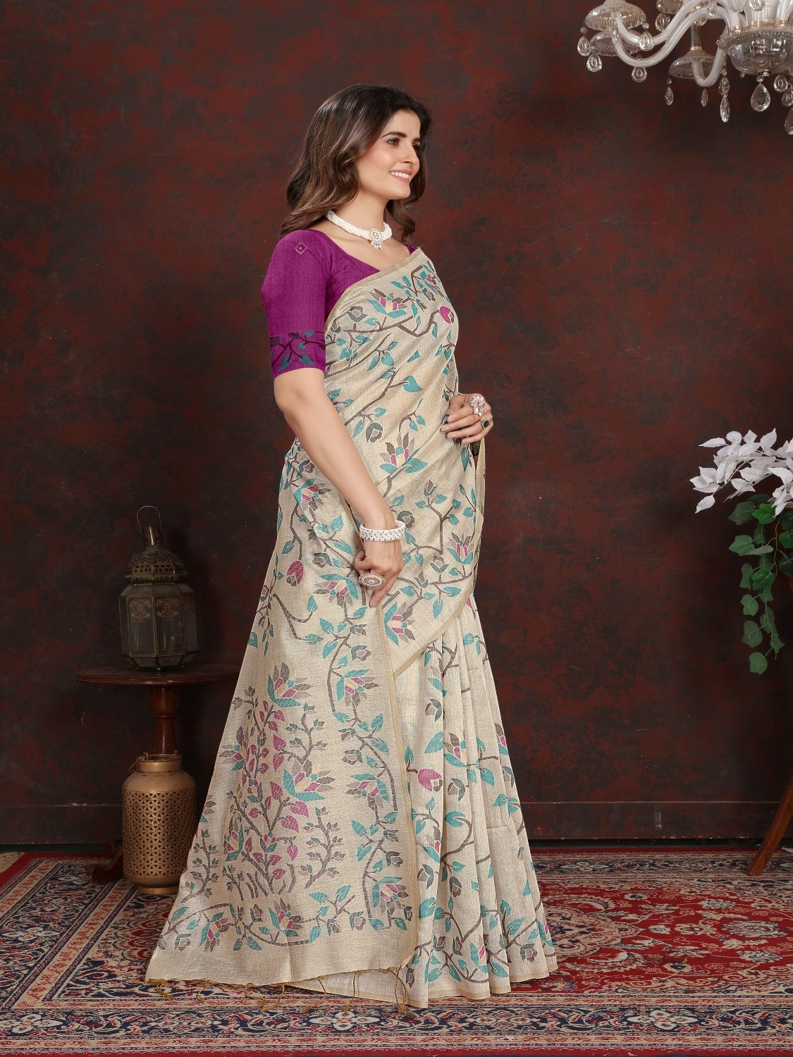 White and Blue Dhakai Jamdani Cotton Viscose Saree with Floral Border and Pallu Design dj0129