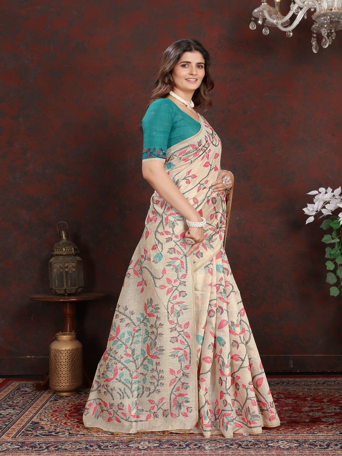 White and Pink Dhakai Jamdani Cotton Viscose Saree with Floral Border and Pallu Design dj0128