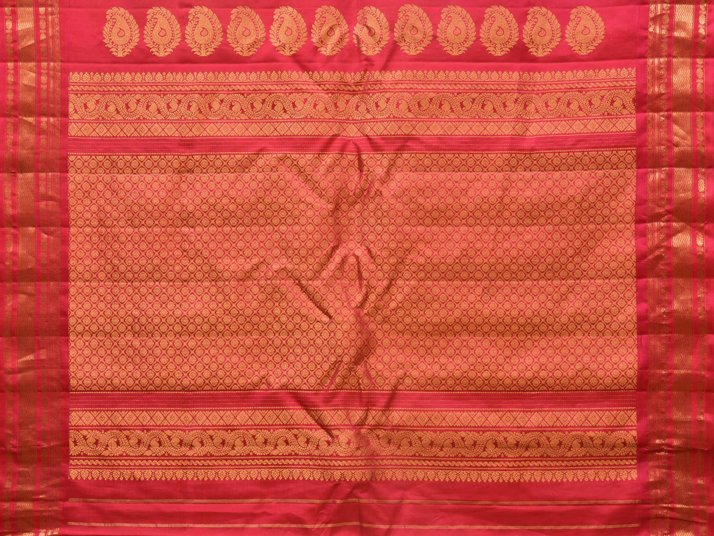 White and Pink Gadwal Silk Handloom Saree with Mango Pallu and Border Design g0341