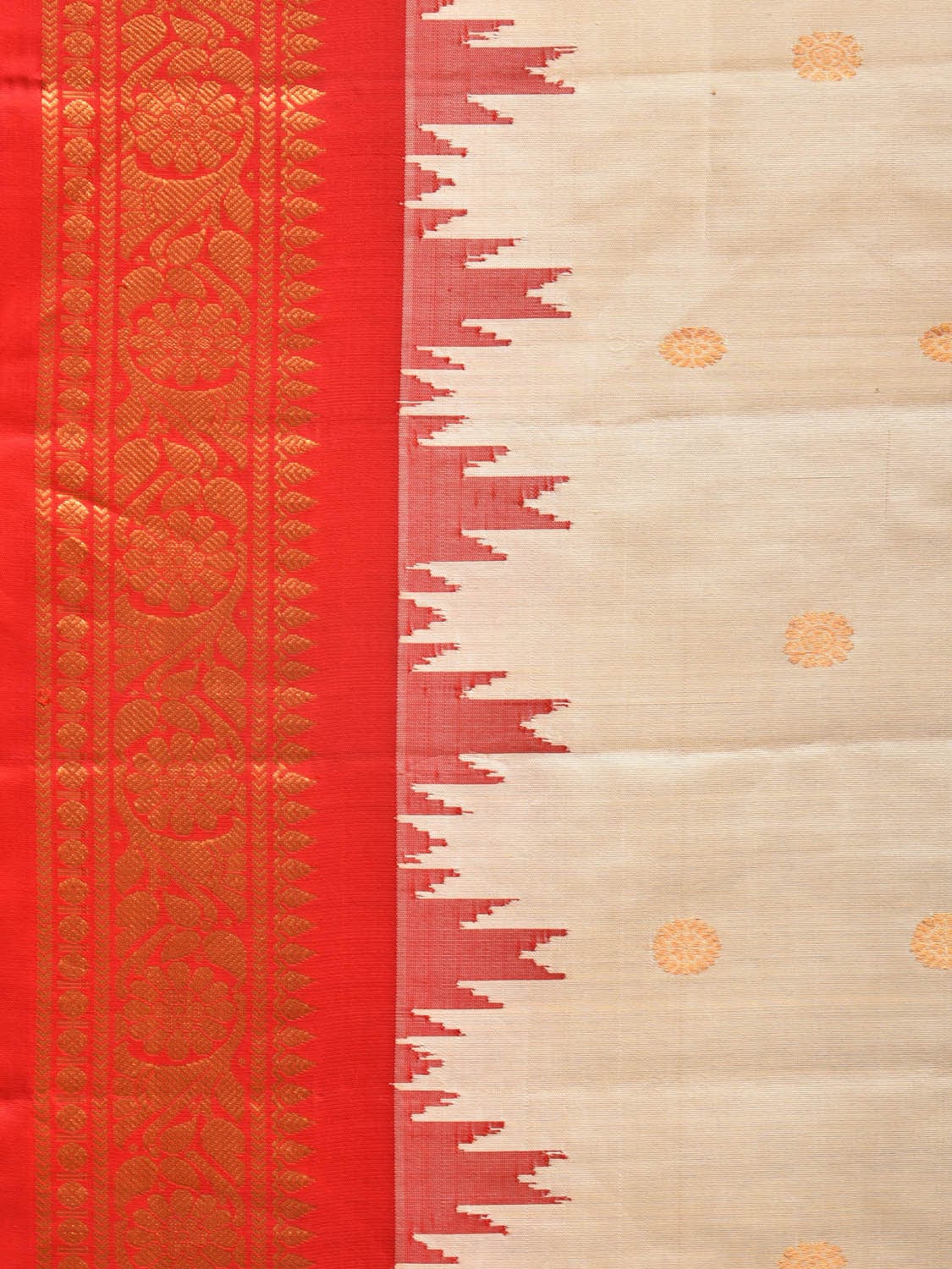 White and Red Gadwal Silk Handloom Saree with Mango Pallu Design g0332