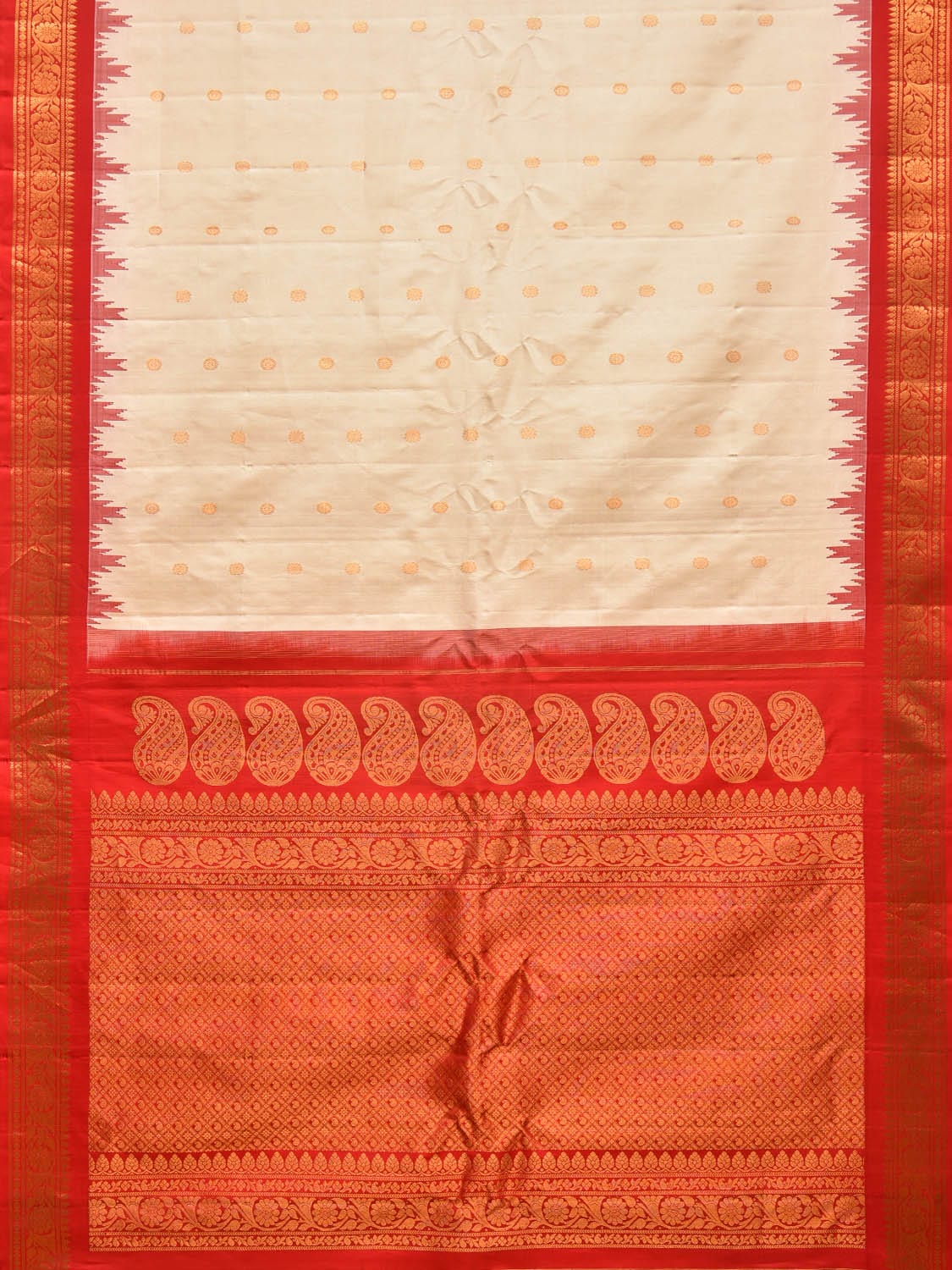 White and Red Gadwal Silk Handloom Saree with Mango Pallu Design g0332